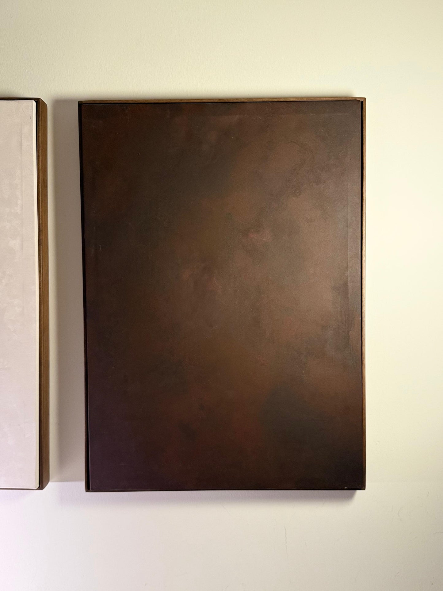 “Mars” El Yapımı Minimal Bordo Renkli Soyut Tablo – Ahşap Floater Çerçeveli