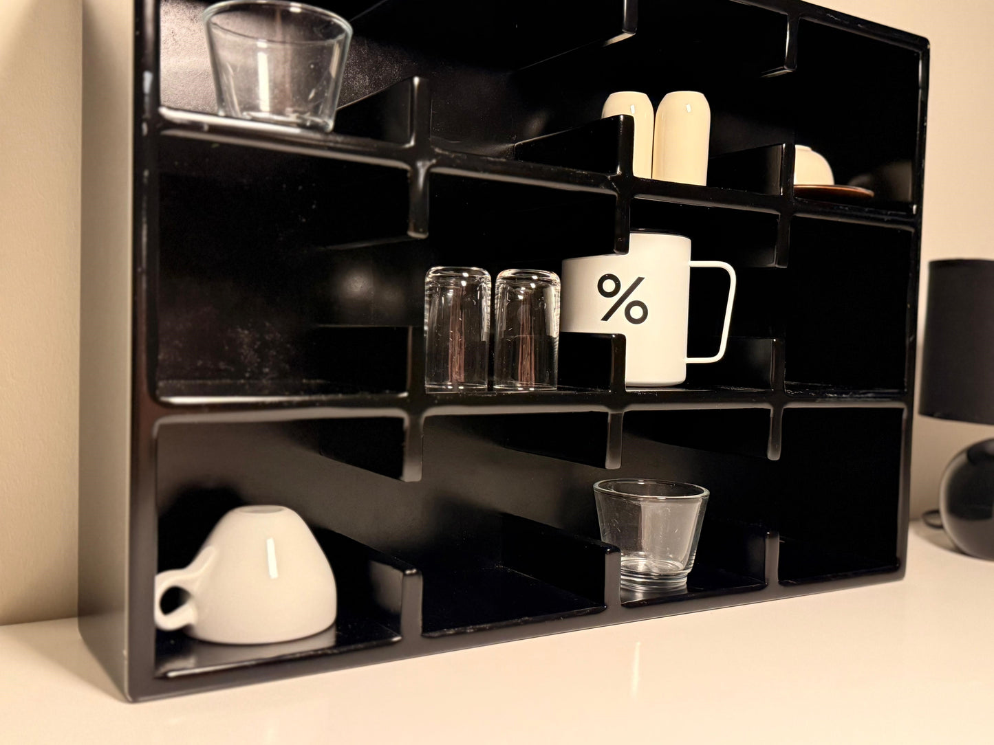 Siyah 12 Bölmeli Dekoratif Mug & Fincan Rafı | Mutfak – Kahve Köşesi – Ofis Organizer