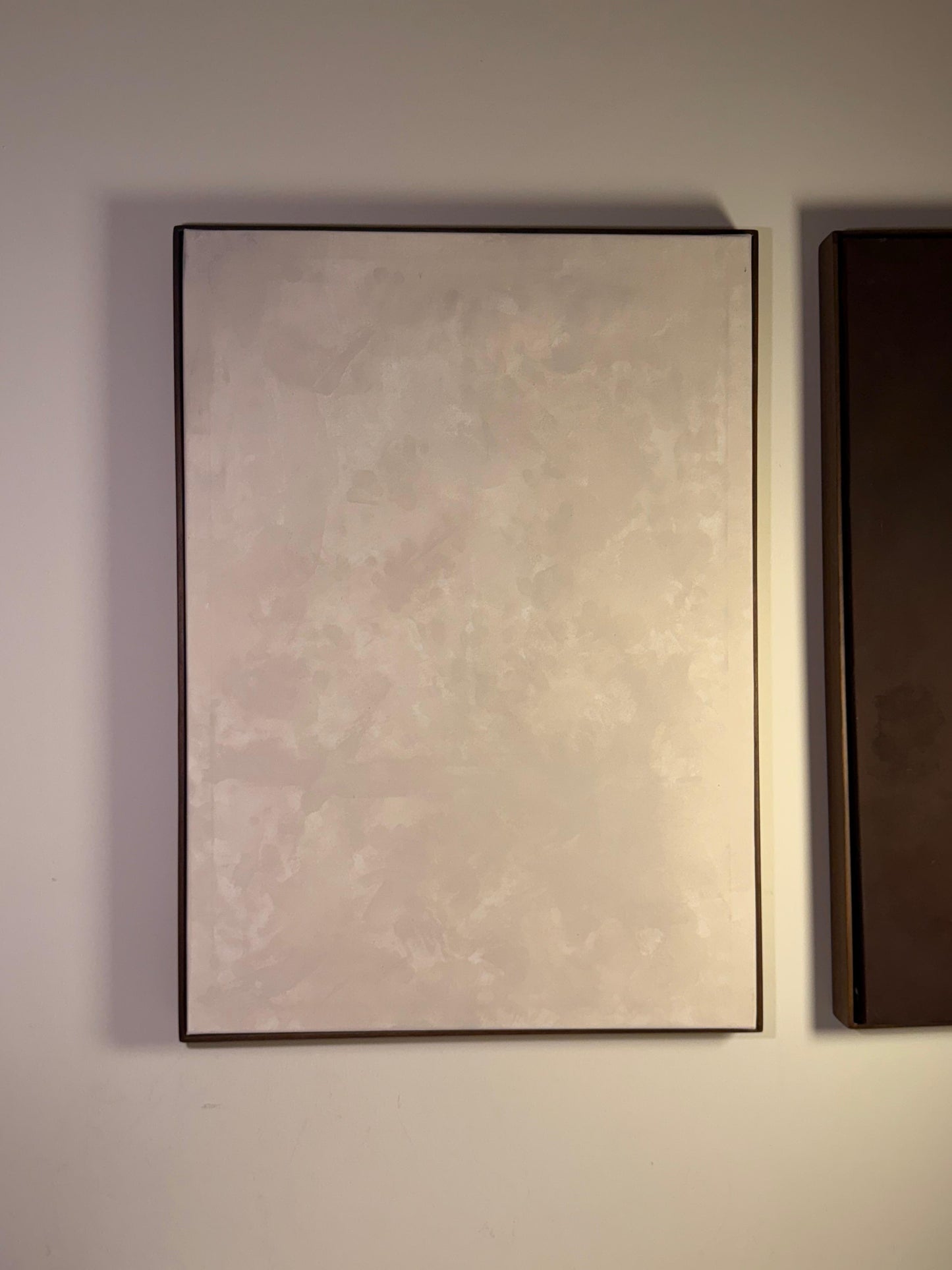 “Moon” 70 x 50 cm El Yapımı Minimal Bej Renkli Soyut Tablo – Ahşap Floater Çerçeveli
